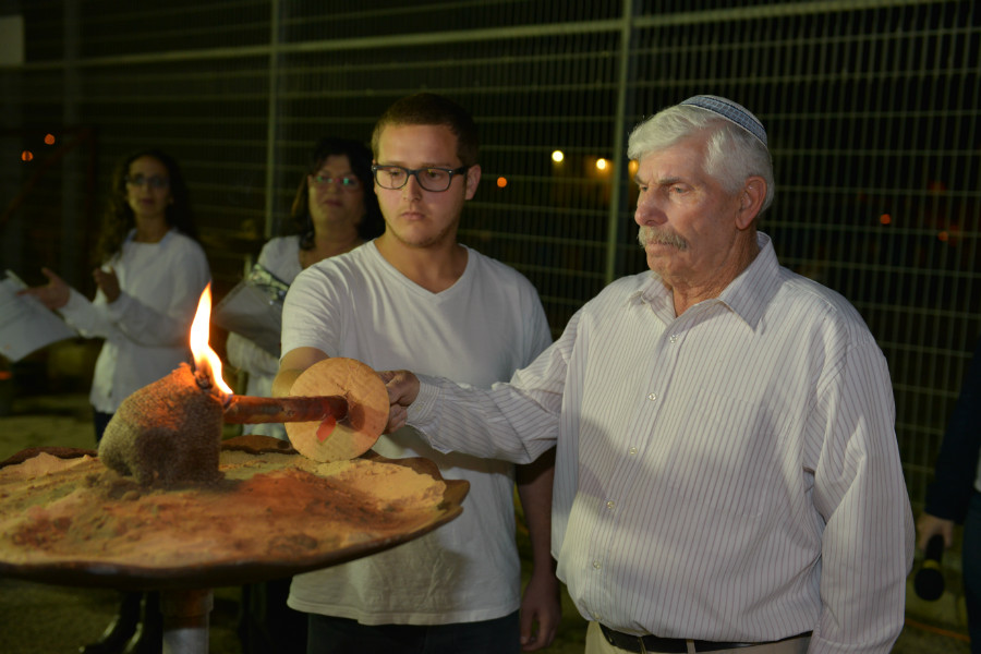 הדלקת משואה- מרכוס בר עזר