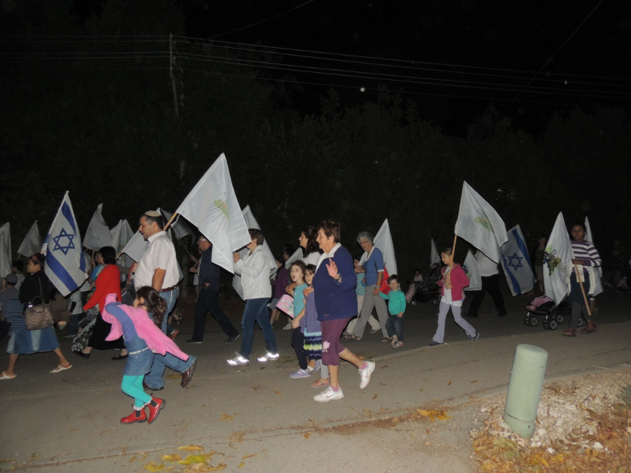 חנוכה חיבורים בני 90 נובמבר 2013 053